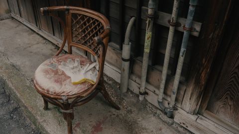 Enhanced Gold with Strong Contrast