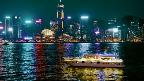 Hong Kong Documentary Glow: Cinematic Green Tint Correction