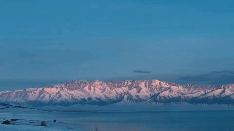 Indoor Natural Light & Shadow: Blue-Neutral Style